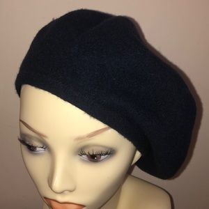 AMAZING 90s CONTEMPO CASUALS WOOL NAVY BERET HAT